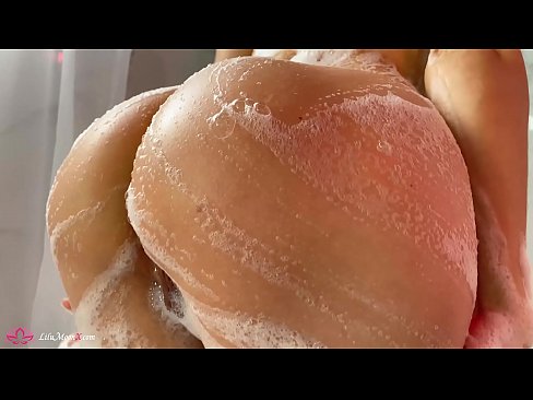 ❤️ Brunette වයිබ්‍රේටරය සමඟින් පුසි ස්වයං වින්දනයේ යෙදී ස්නානය කිරීමේදී දැඩි ලෙස සුරාන්තයට පත් කරයි ️❌ Porno අප වෙත  ❤
